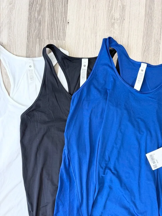 Lululemon Bundle of 3 Essential Tanks * Pleated NWT - Picture 3 of 7
